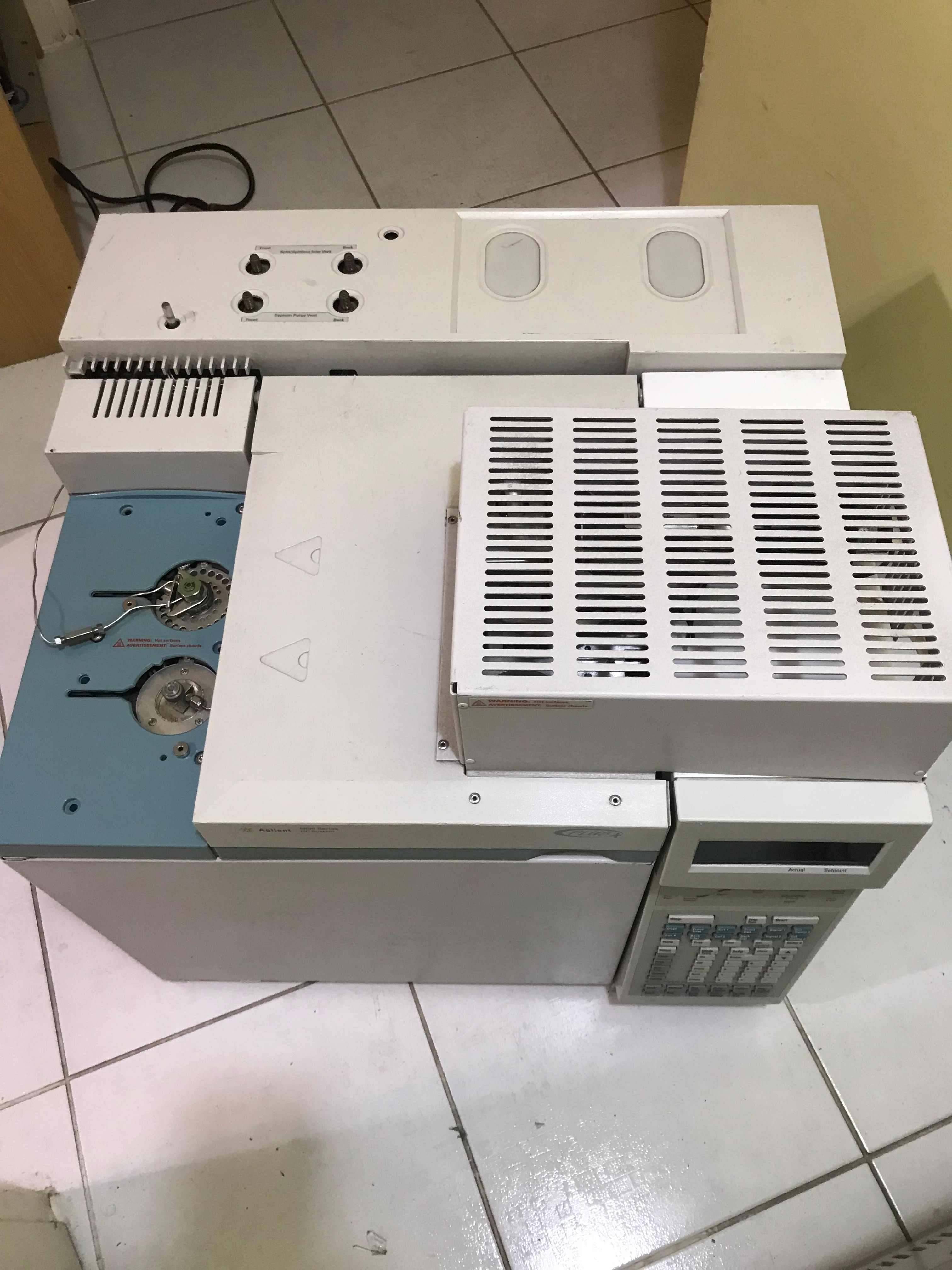 Agilent 6890 Gas Chromatograph